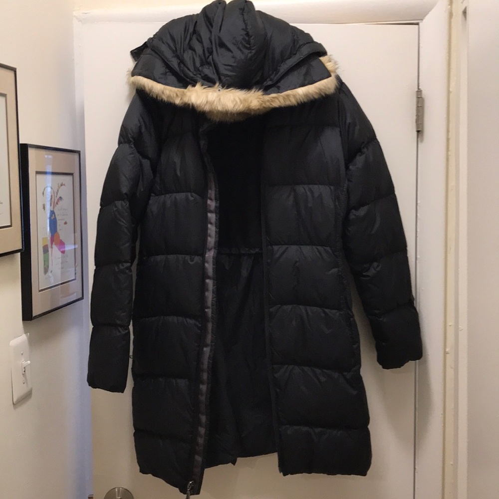 AMAZING puffer coat - hooded with removable fur